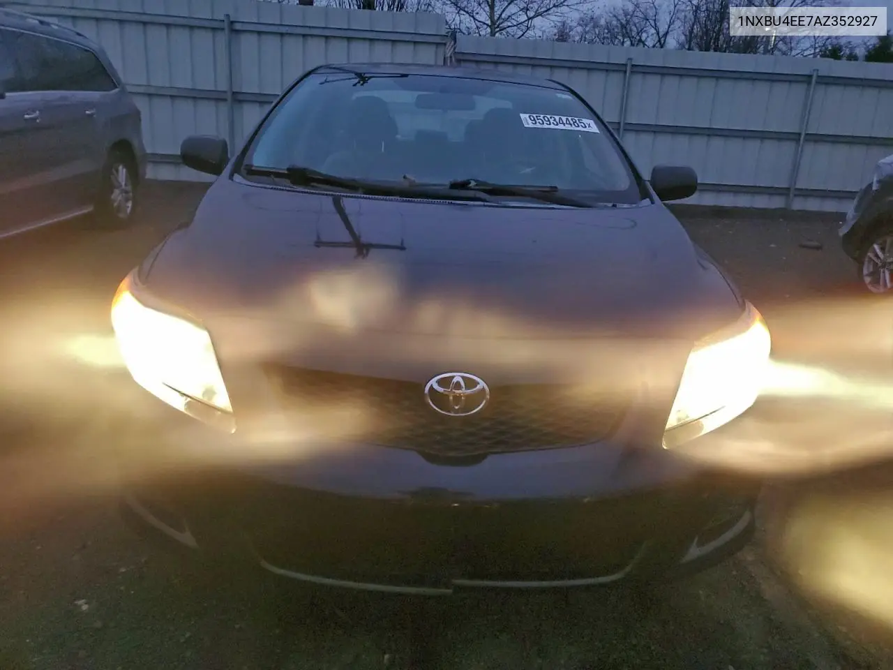 1NXBU4EE7AZ352927 2010 Toyota Corolla Base