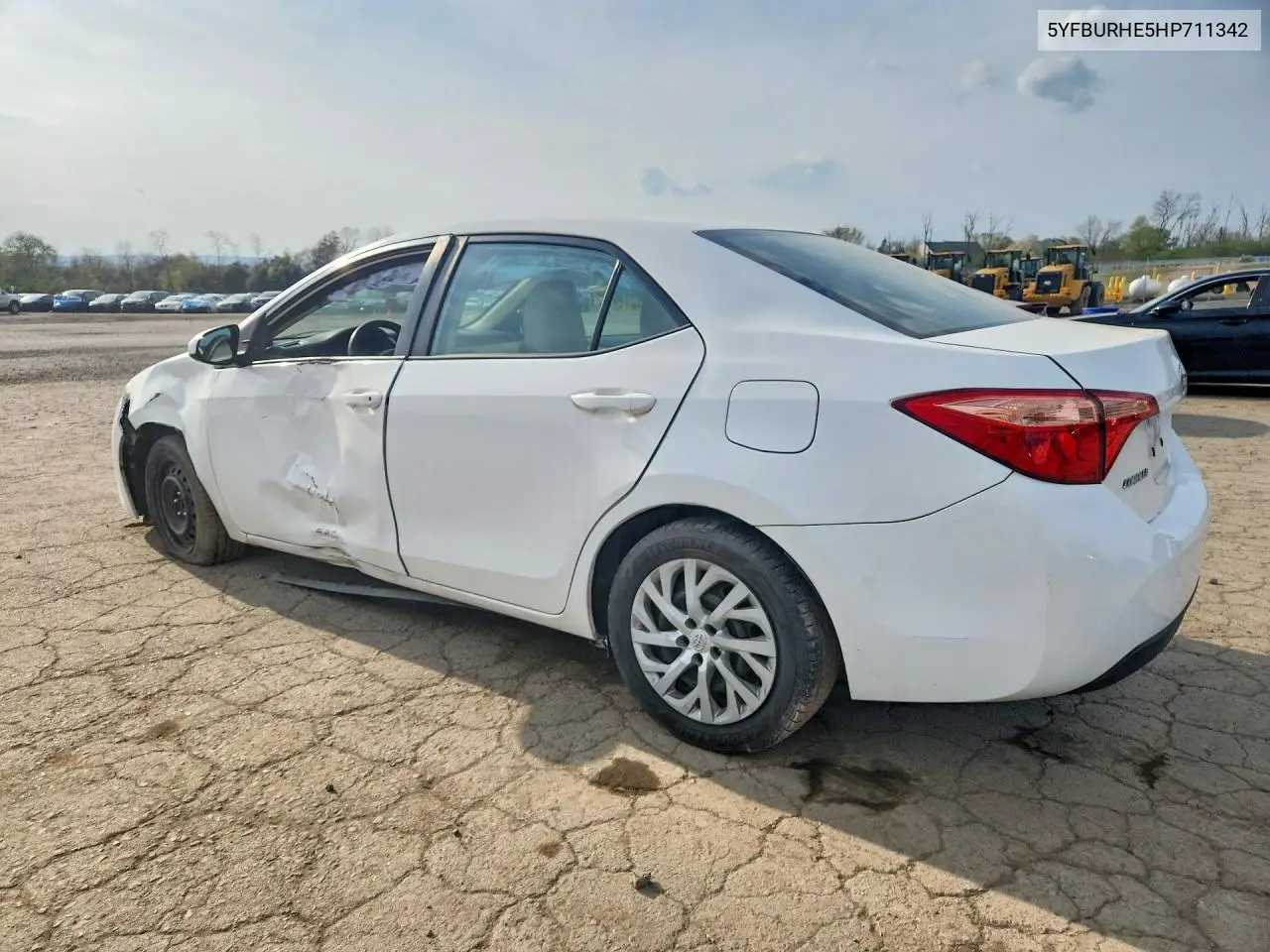 5YFBURHE5HP711342 2017 Toyota Corolla Le