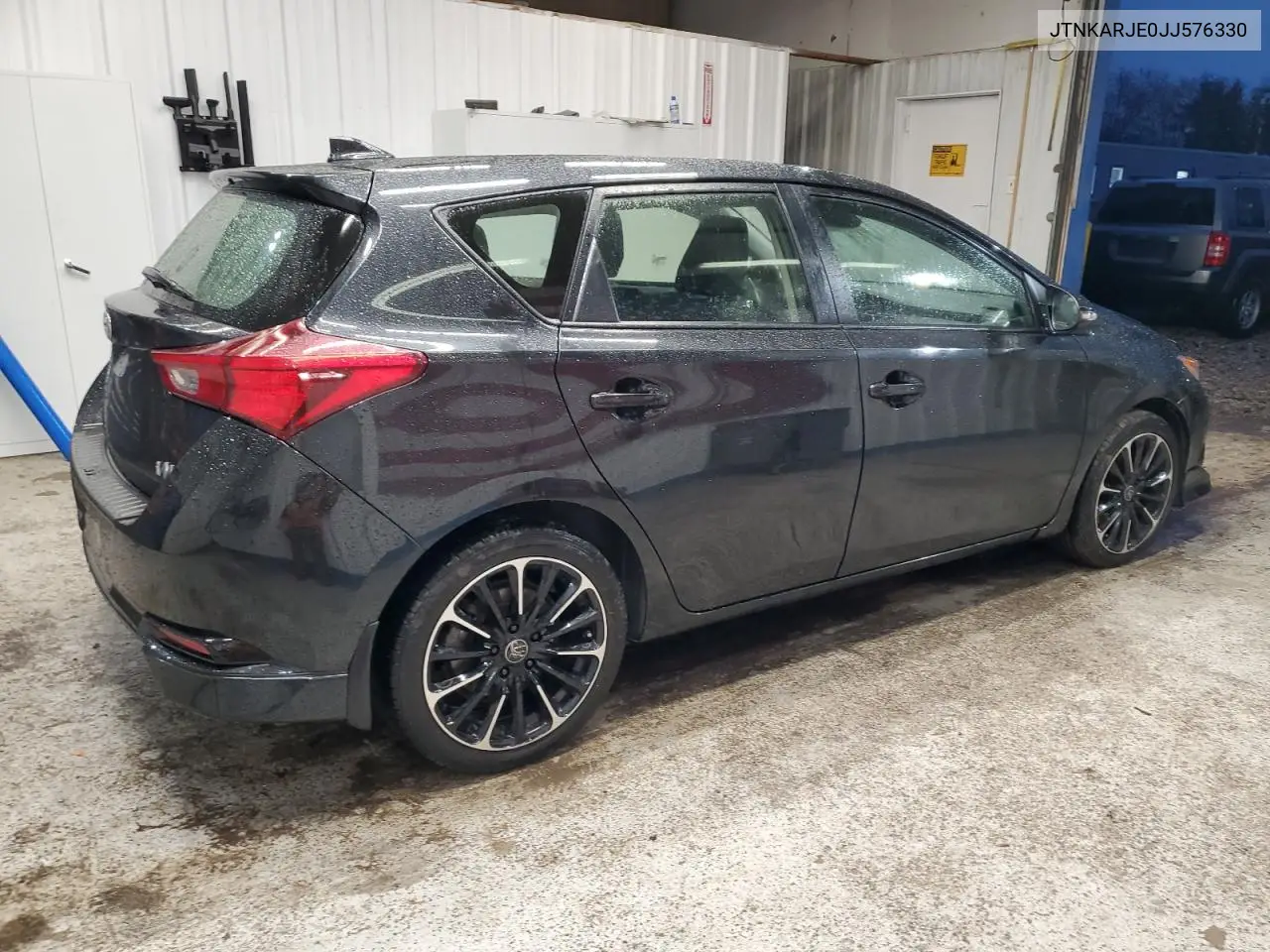 JTNKARJE0JJ576330 2018 Toyota Corolla Im