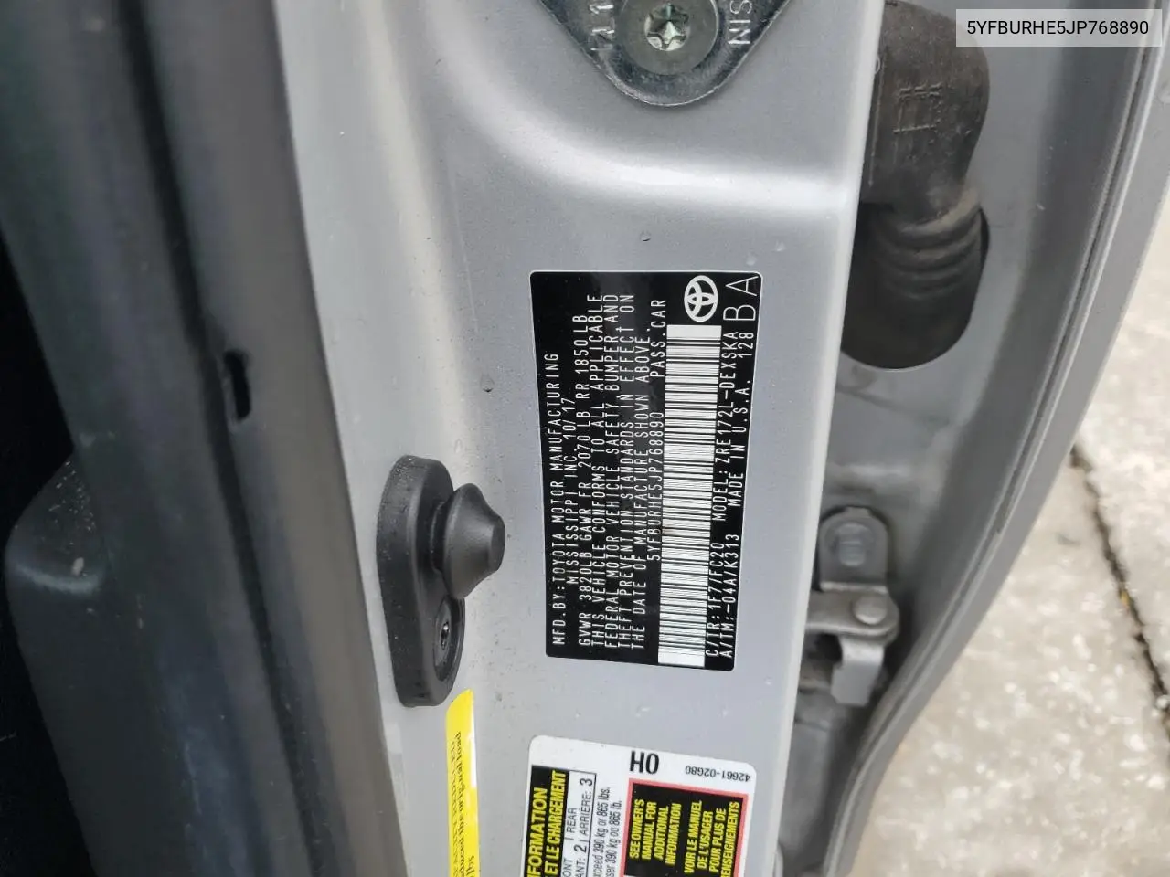 5YFBURHE5JP768890 2018 Toyota Corolla L
