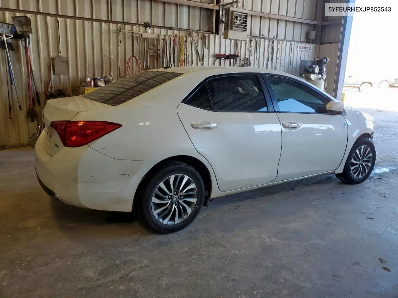 5YFBURHEXJP852543 2018 Toyota Corolla L