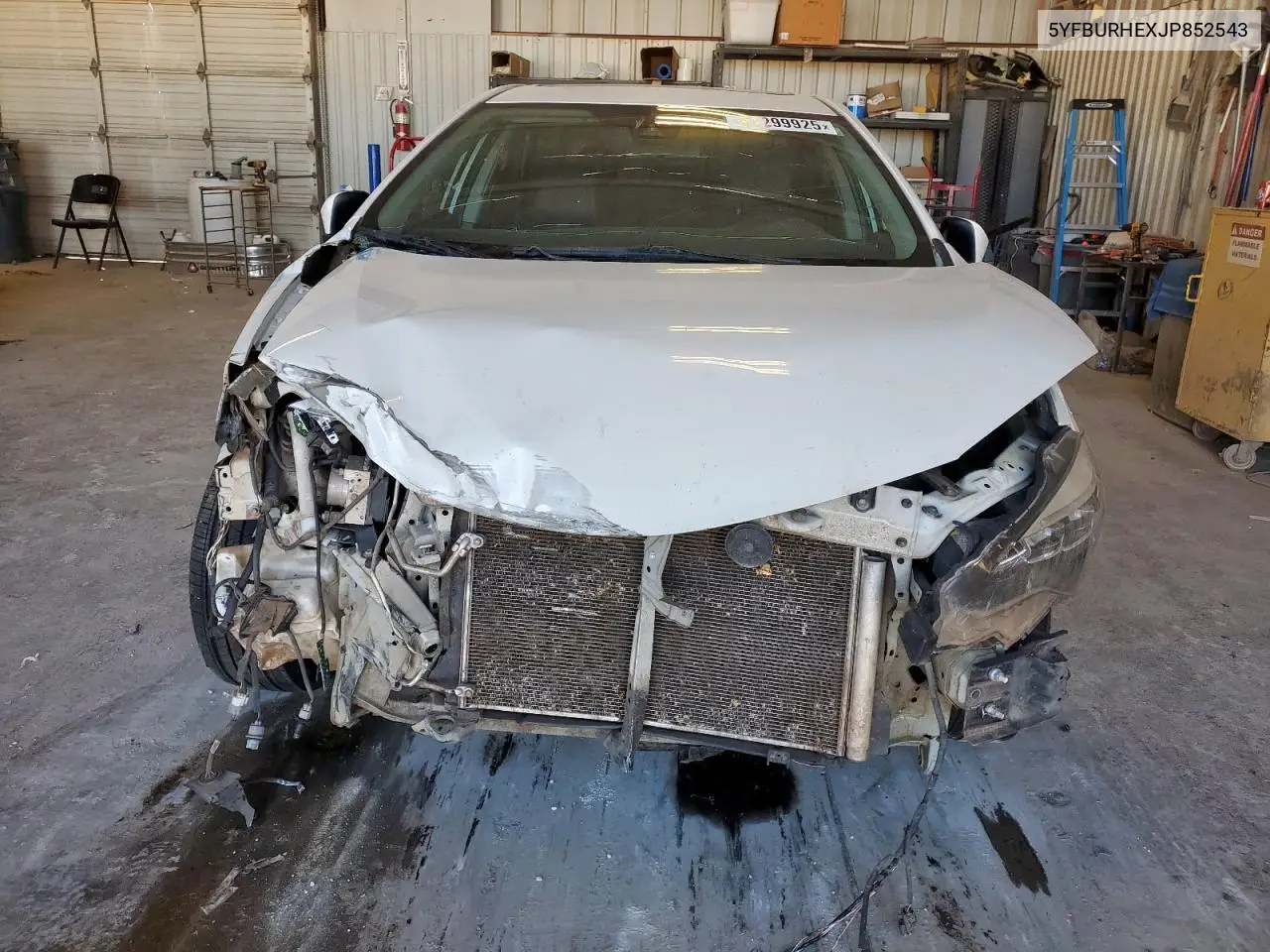 5YFBURHEXJP852543 2018 Toyota Corolla L