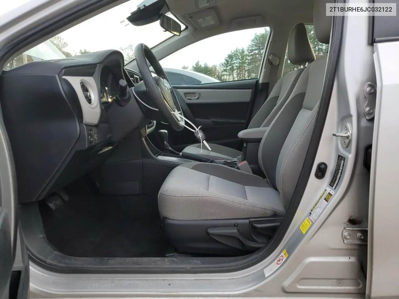 2T1BURHE6JC032122 2018 Toyota Corolla L