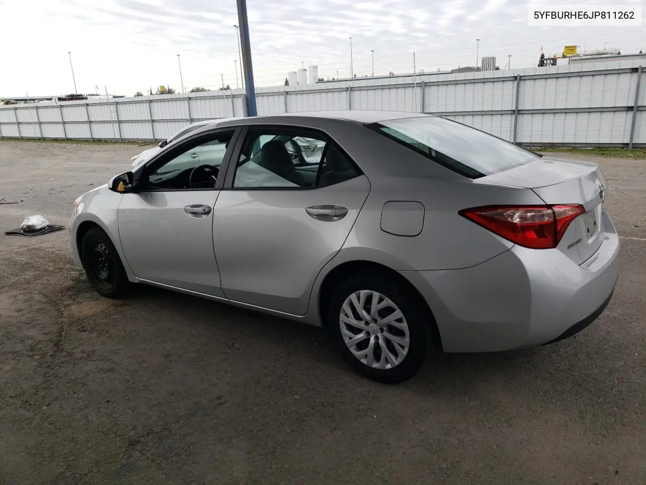 5YFBURHE6JP811262 2018 Toyota Corolla L
