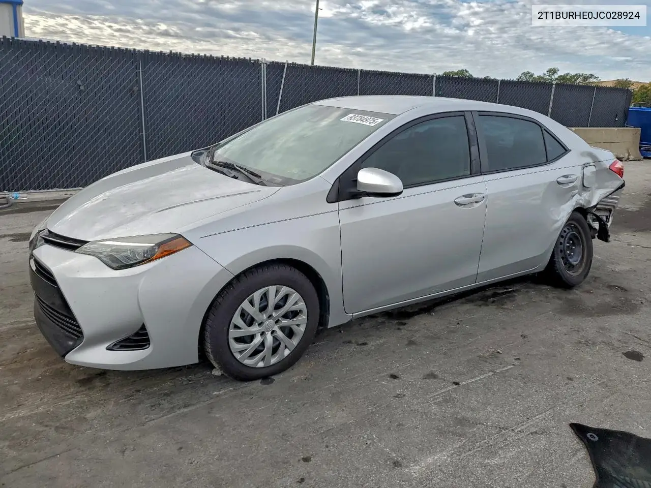 2T1BURHE0JC028924 2018 Toyota Corolla L
