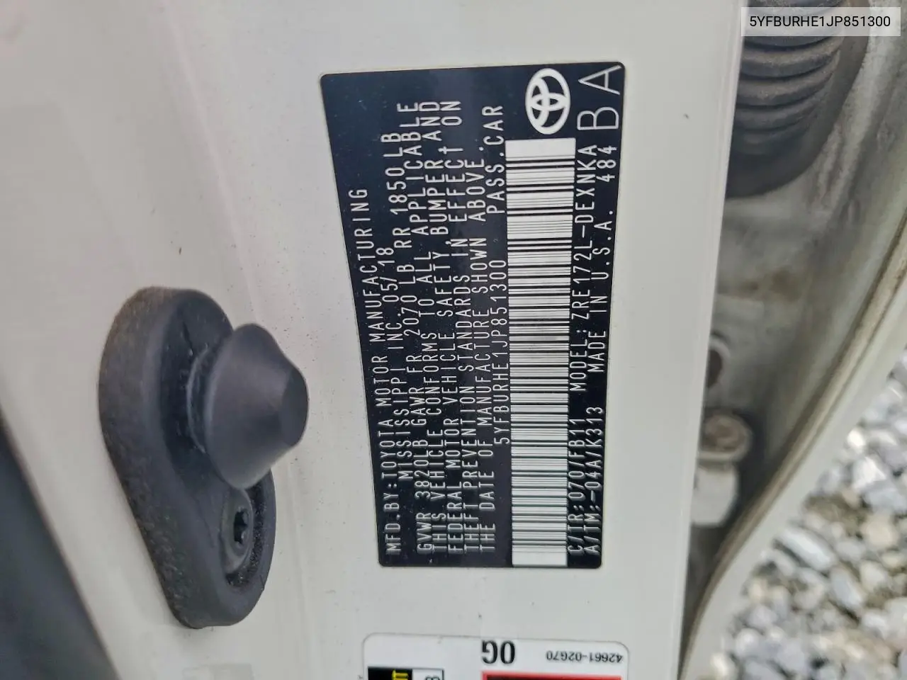 5YFBURHE1JP851300 2018 Toyota Corolla L