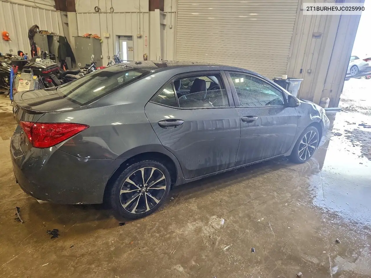 2T1BURHE9JC025990 2018 Toyota Corolla L