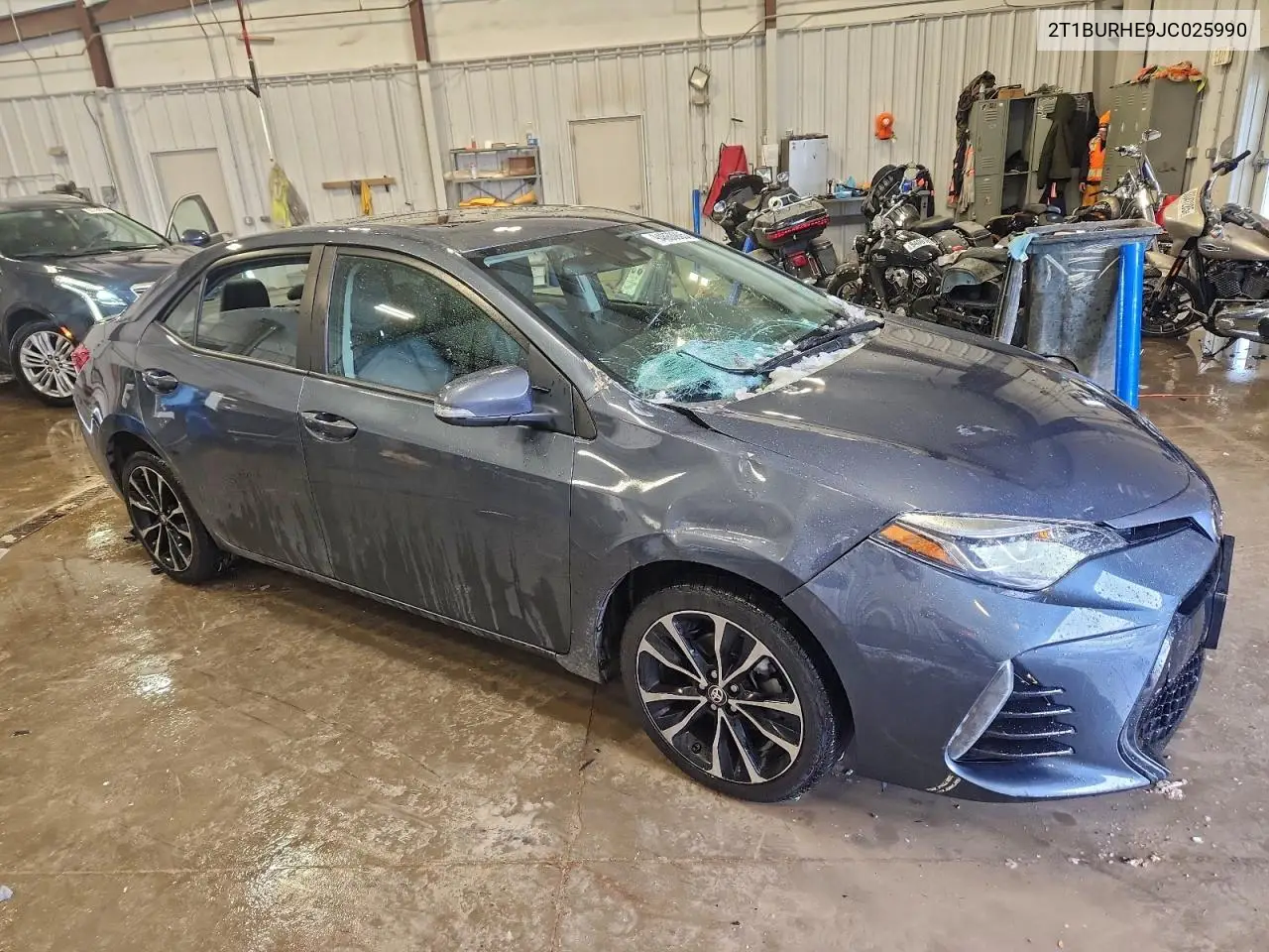 2T1BURHE9JC025990 2018 Toyota Corolla L