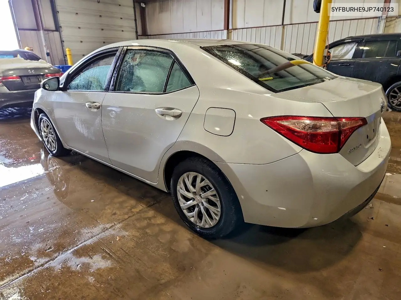 5YFBURHE9JP740123 2018 Toyota Corolla Le