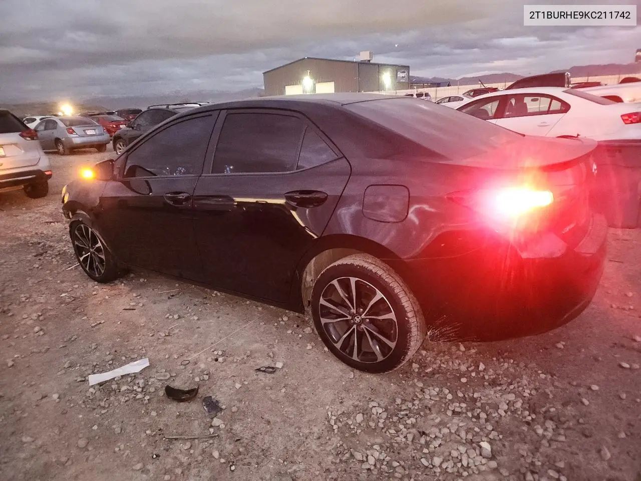 2T1BURHE9KC211742 2019 Toyota Corolla L
