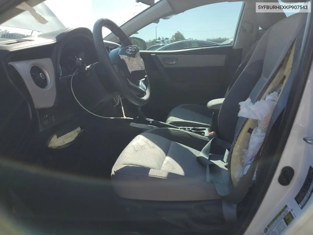 5YFBURHEXKP907543 2019 Toyota Corolla L
