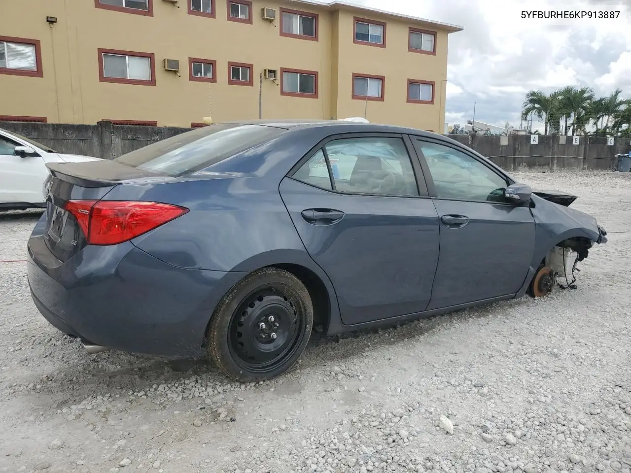 5YFBURHE6KP913887 2019 Toyota Corolla L