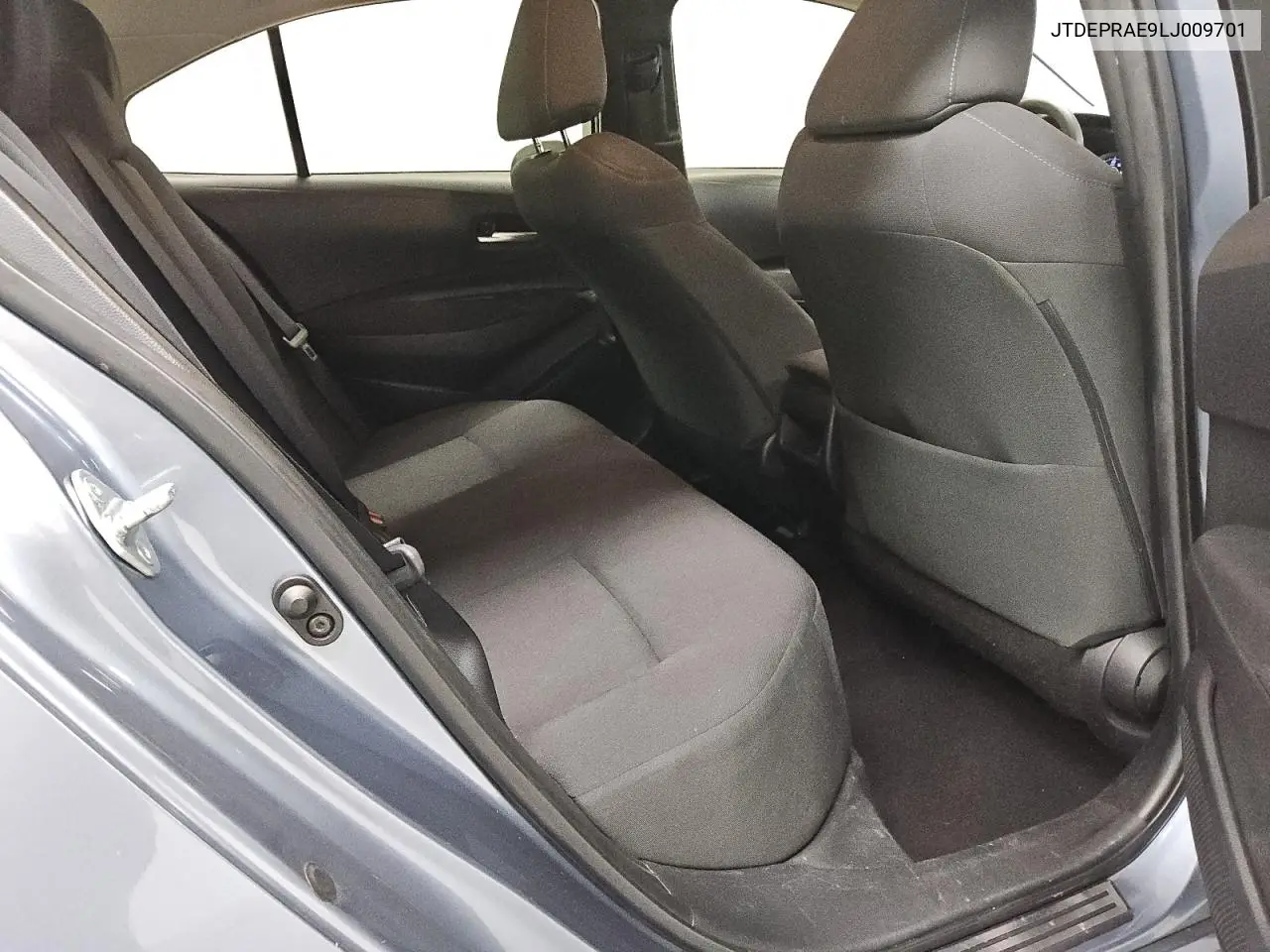 JTDEPRAE9LJ009701 2020 Toyota Corolla Le