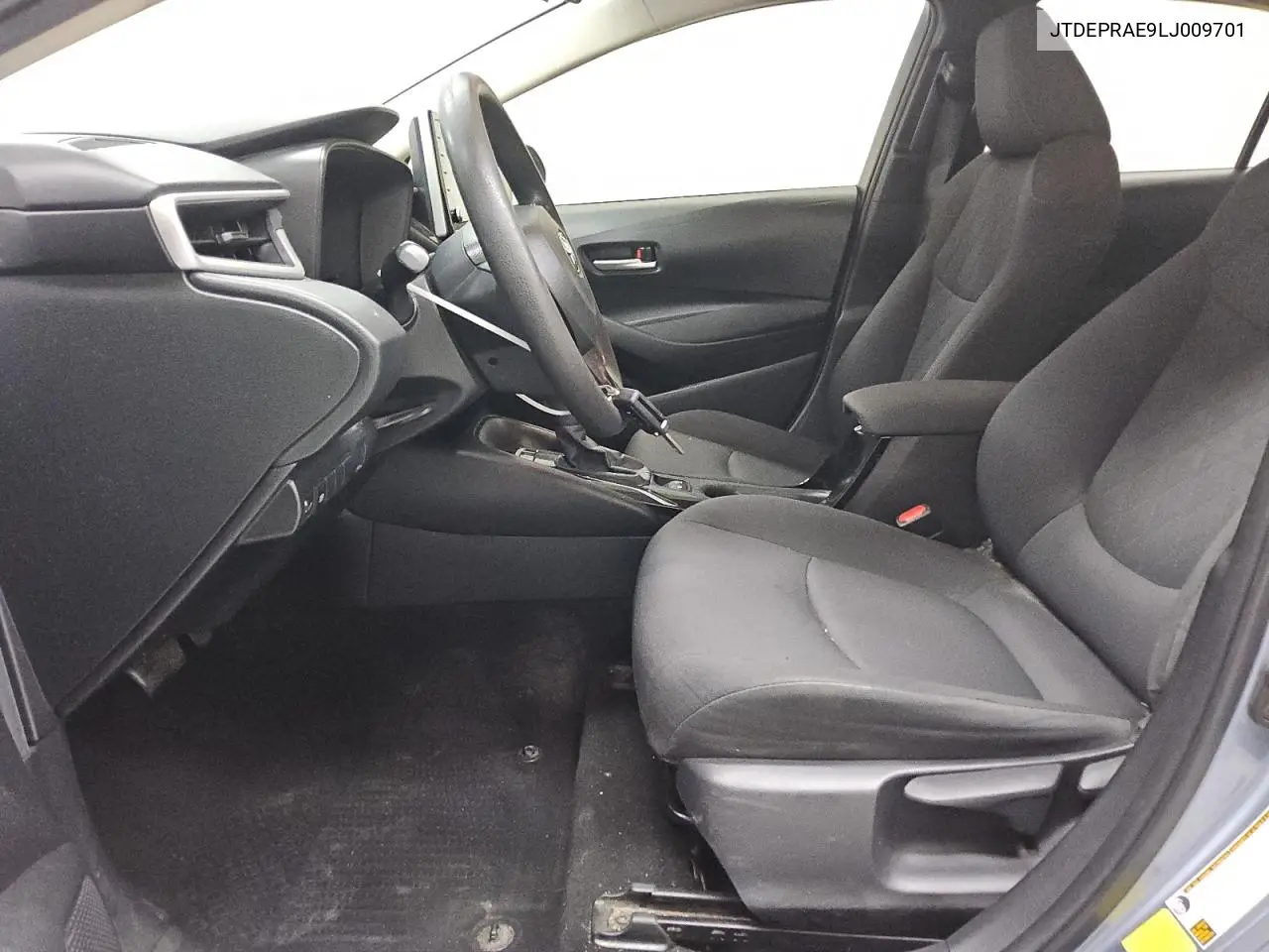 JTDEPRAE9LJ009701 2020 Toyota Corolla Le