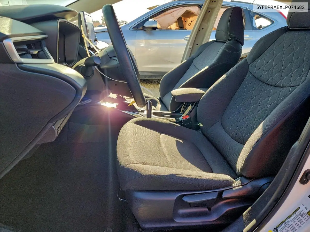 5YFEPRAEXLP074682 2020 Toyota Corolla Le