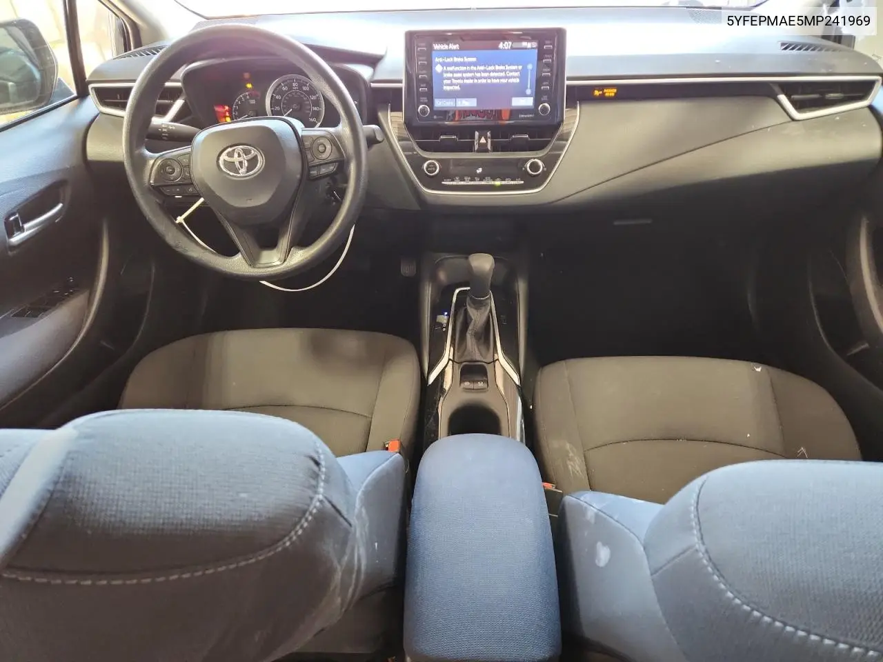 5YFEPMAE5MP241969 2021 Toyota Corolla Le