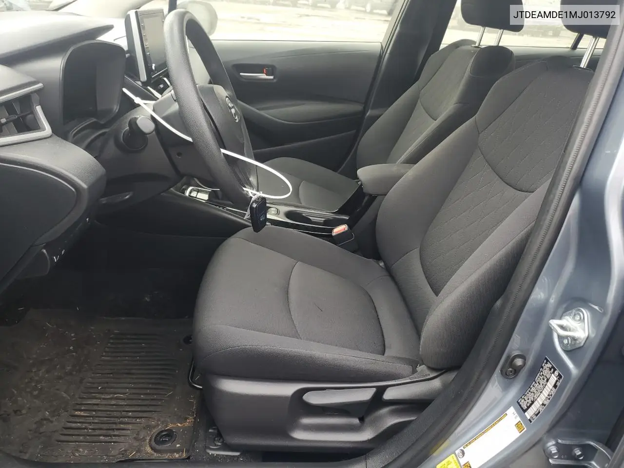 JTDEAMDE1MJ013792 2021 Toyota Corolla Le