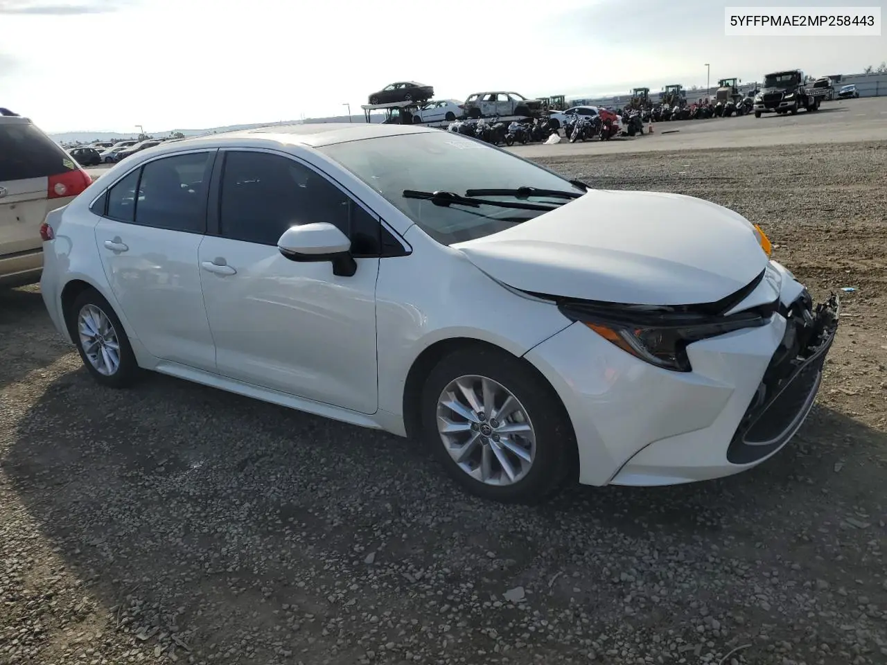 5YFFPMAE2MP258443 2021 Toyota Corolla Xle