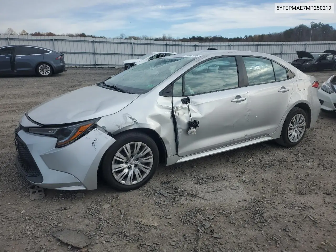 5YFEPMAE7MP250219 2021 Toyota Corolla Le