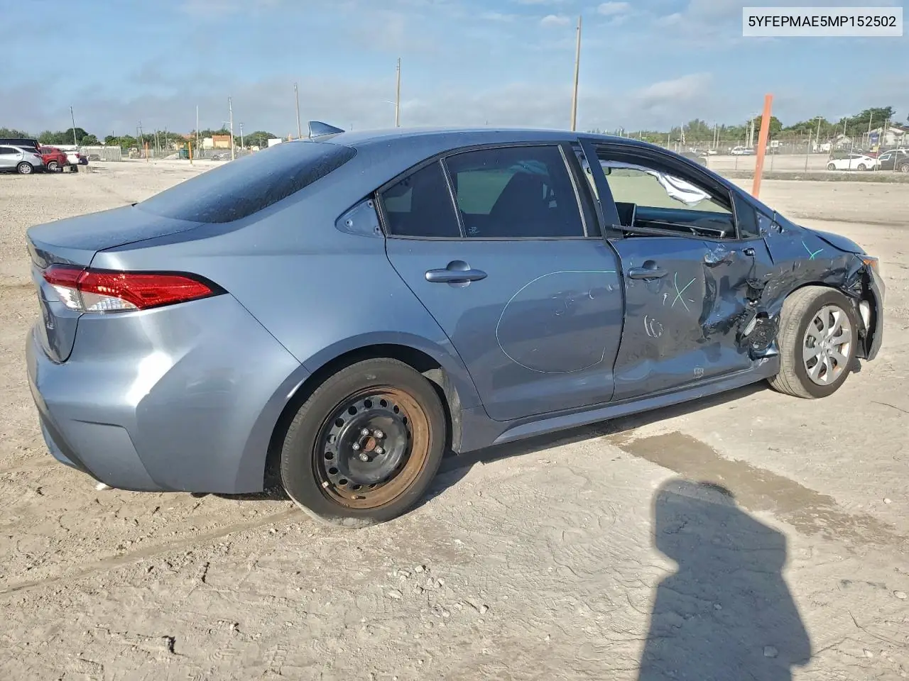 5YFEPMAE5MP152502 2021 Toyota Corolla Le
