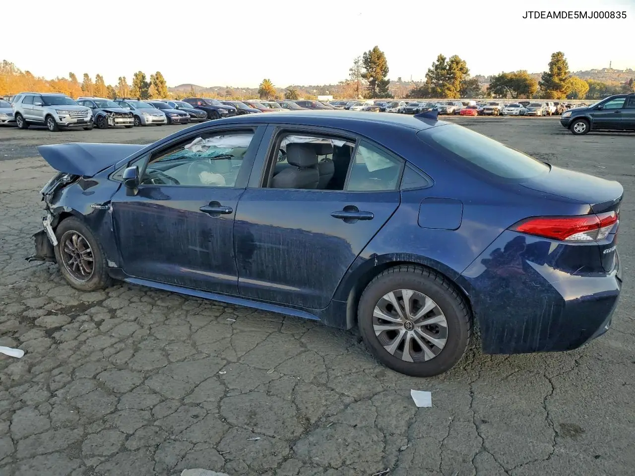 JTDEAMDE5MJ000835 2021 Toyota Corolla Le