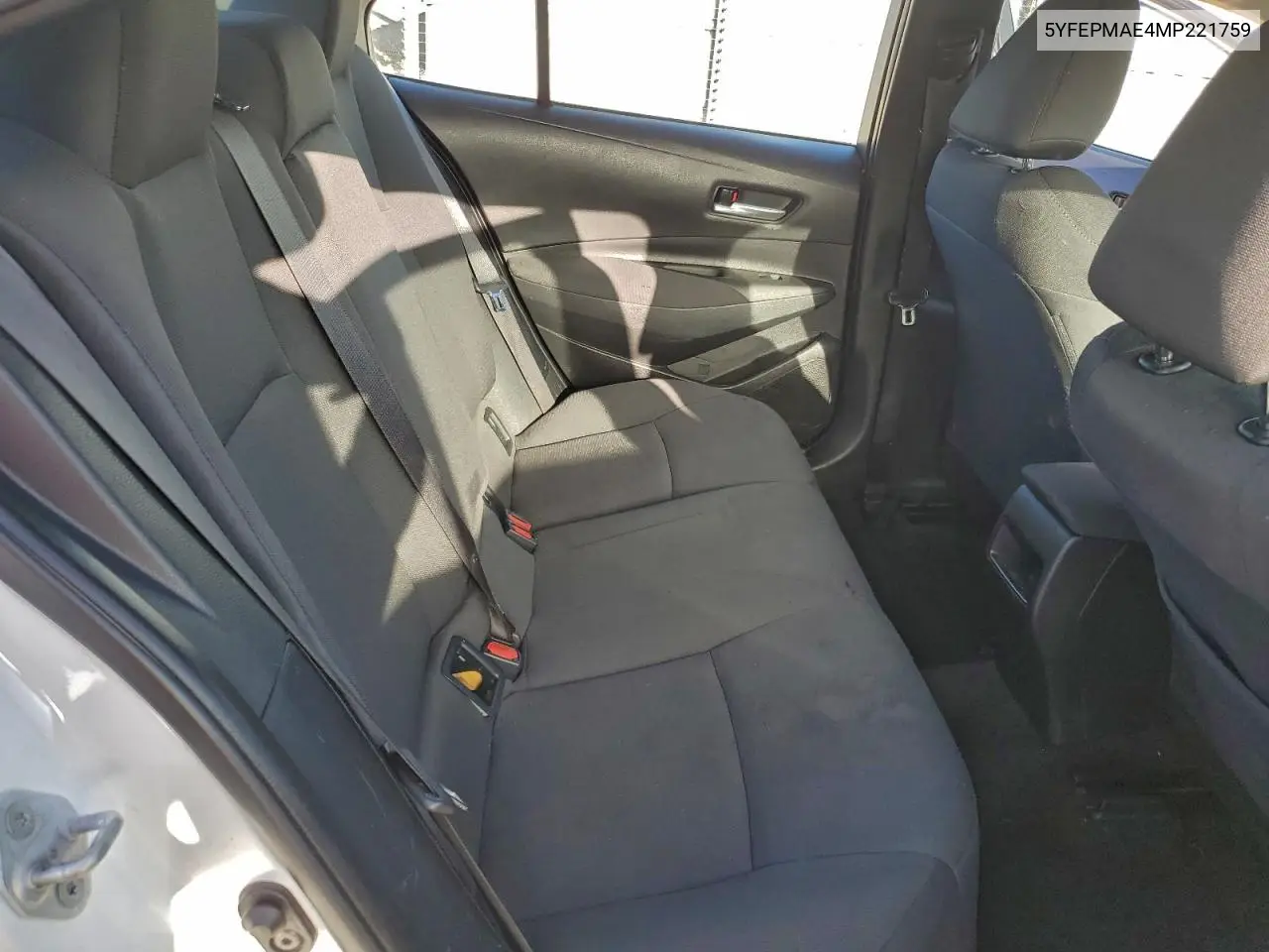 5YFEPMAE4MP221759 2021 Toyota Corolla Le