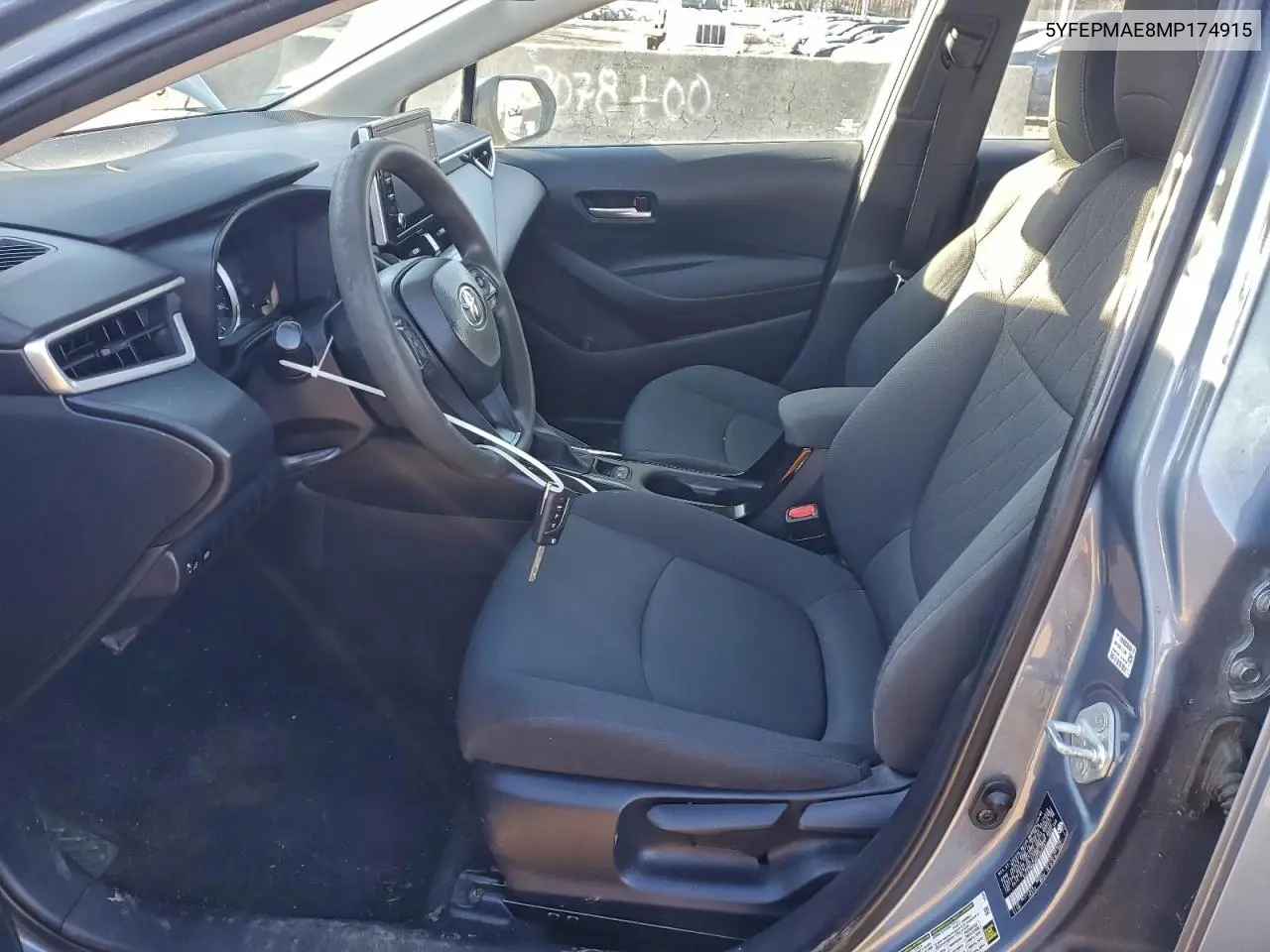 5YFEPMAE8MP174915 2021 Toyota Corolla Le