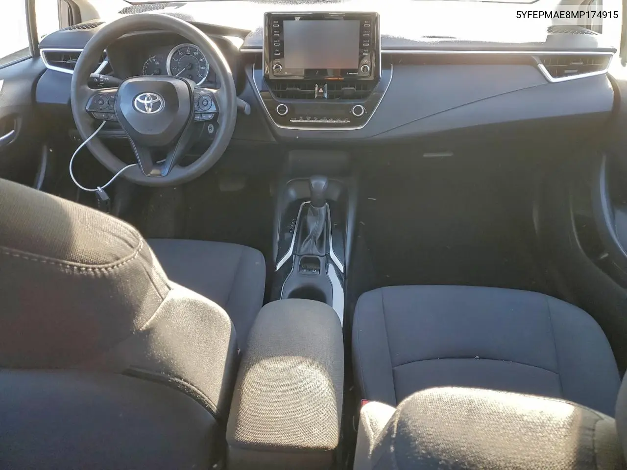 5YFEPMAE8MP174915 2021 Toyota Corolla Le