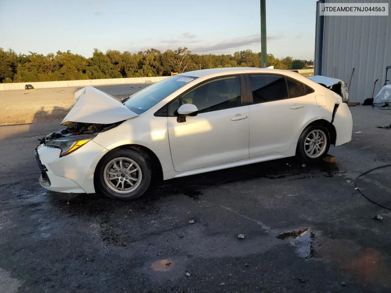 JTDEAMDE7NJ044563 2022 Toyota Corolla Le