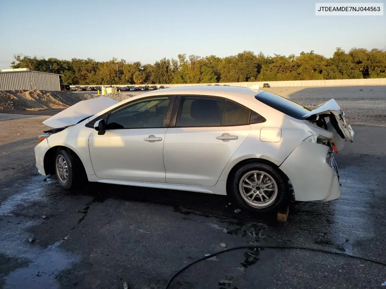 JTDEAMDE7NJ044563 2022 Toyota Corolla Le