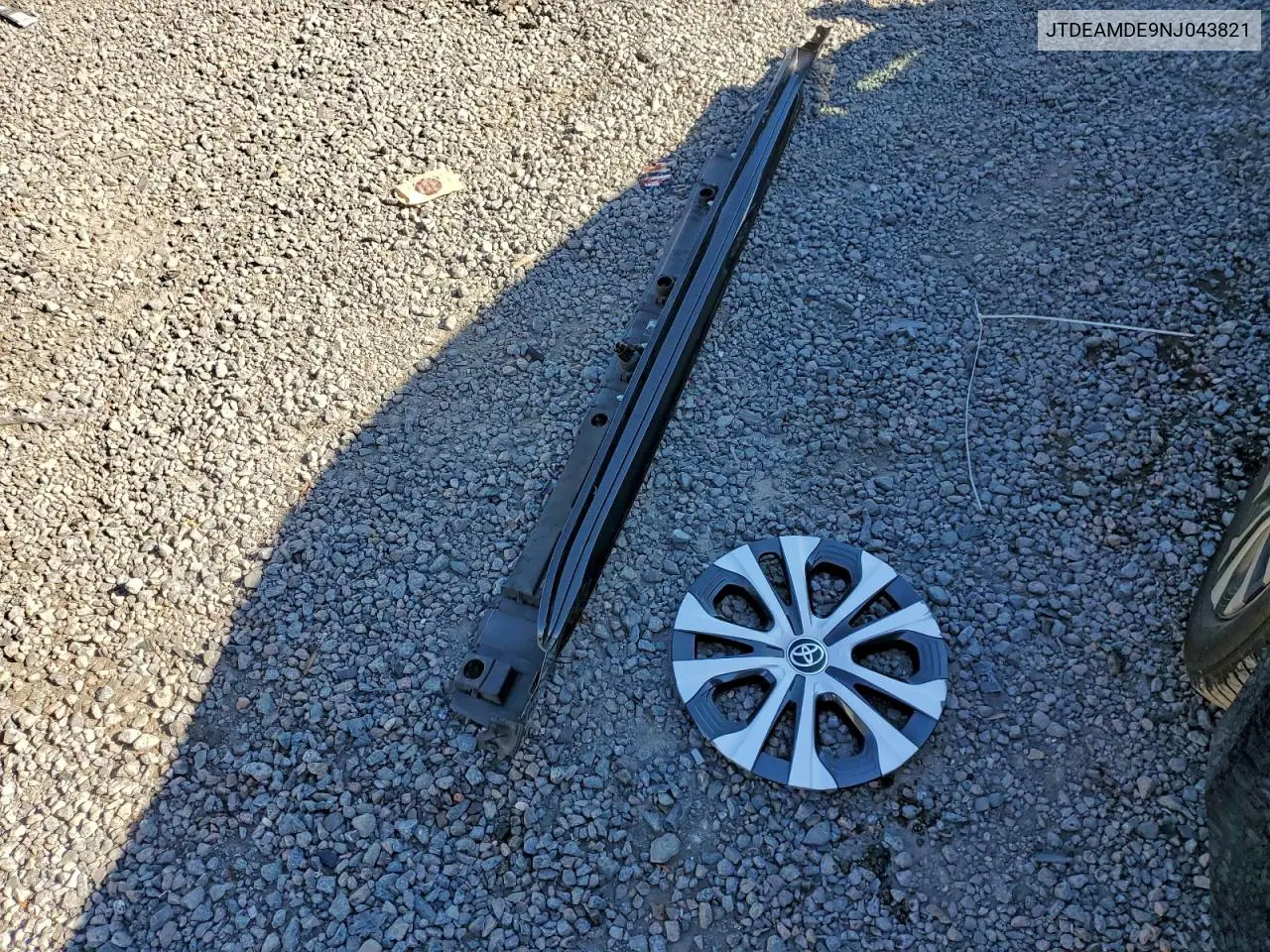 JTDEAMDE9NJ043821 2022 Toyota Corolla Le