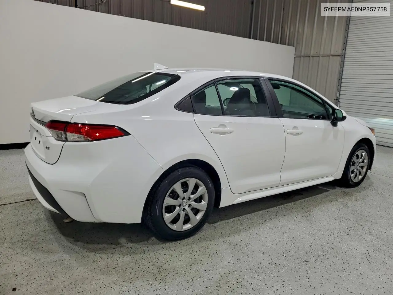 5YFEPMAE0NP357758 2022 Toyota Corolla Le
