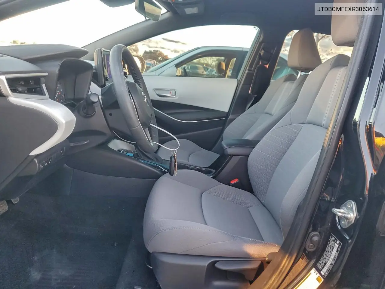 JTDBCMFEXR3063614 2024 Toyota Corolla Le
