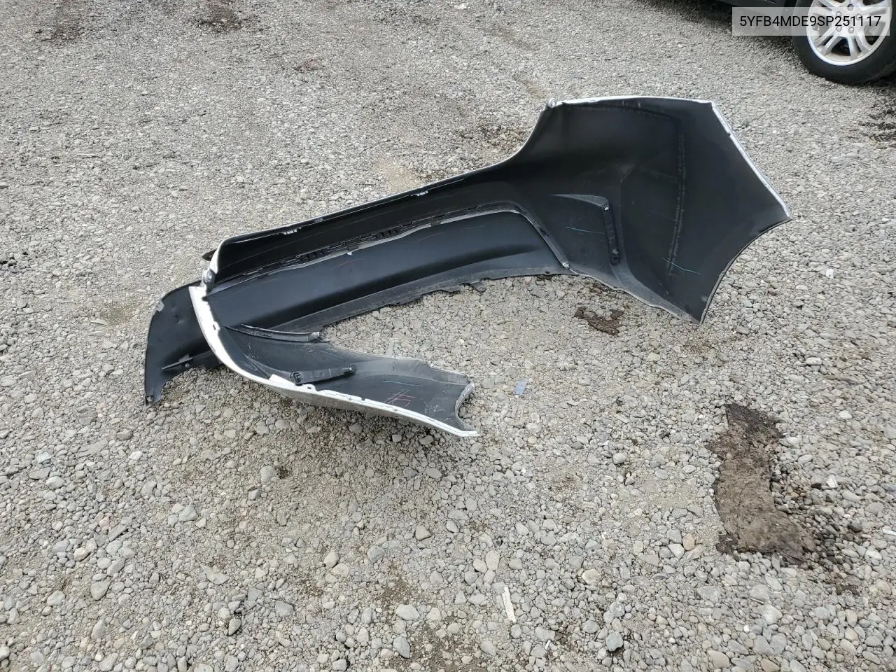 5YFB4MDE9SP251117 2025 Toyota Corolla Le