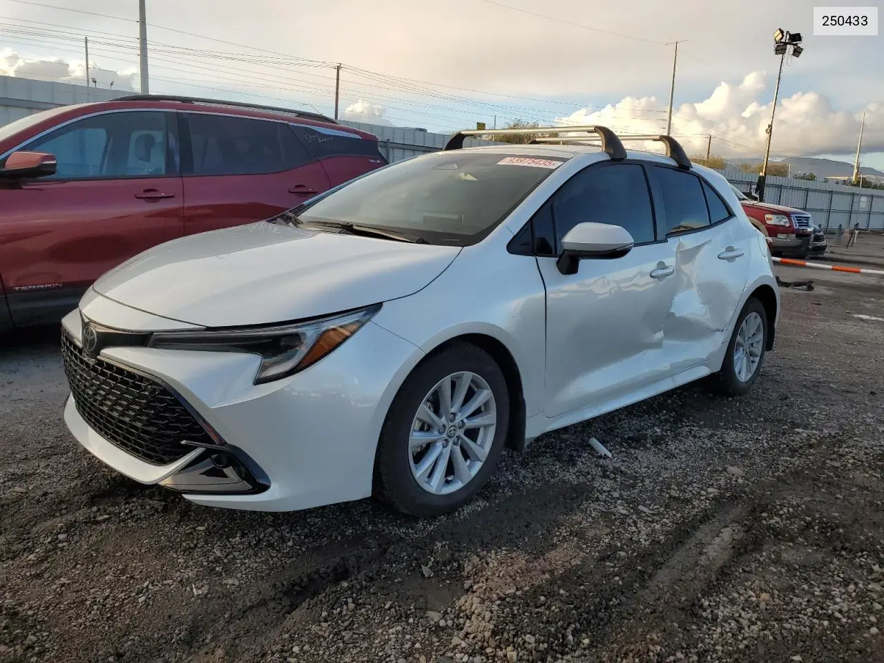 250433 2025 Toyota Corolla Se