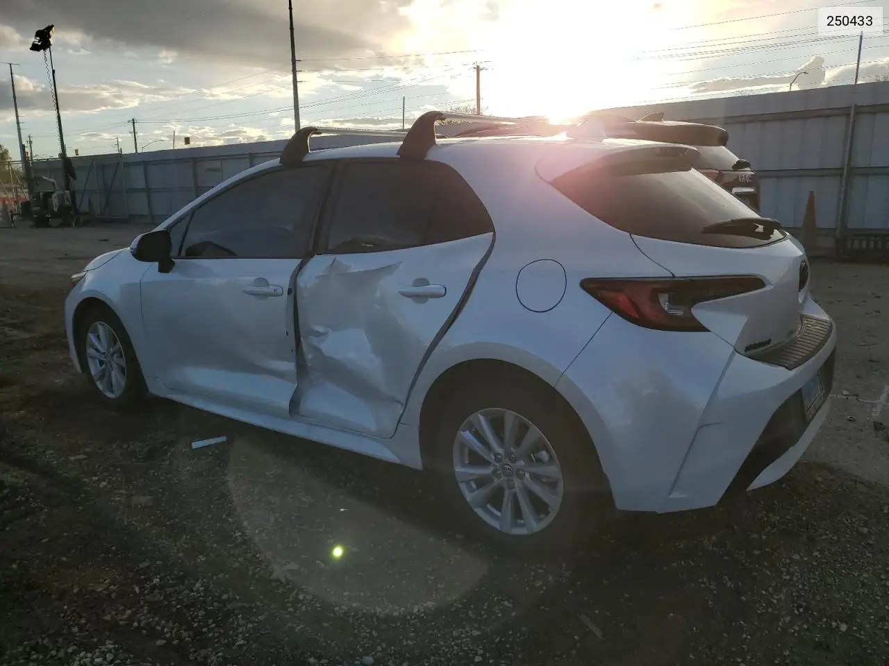 250433 2025 Toyota Corolla Se