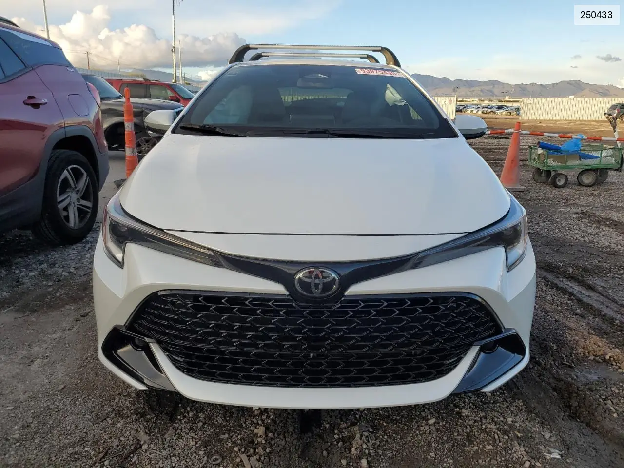 250433 2025 Toyota Corolla Se