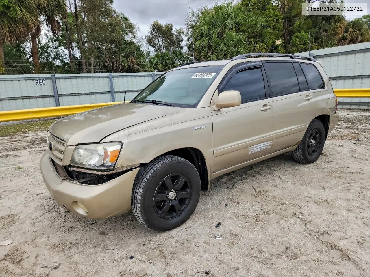 JTEEP21A050122722 2005 Toyota Highlander Limited