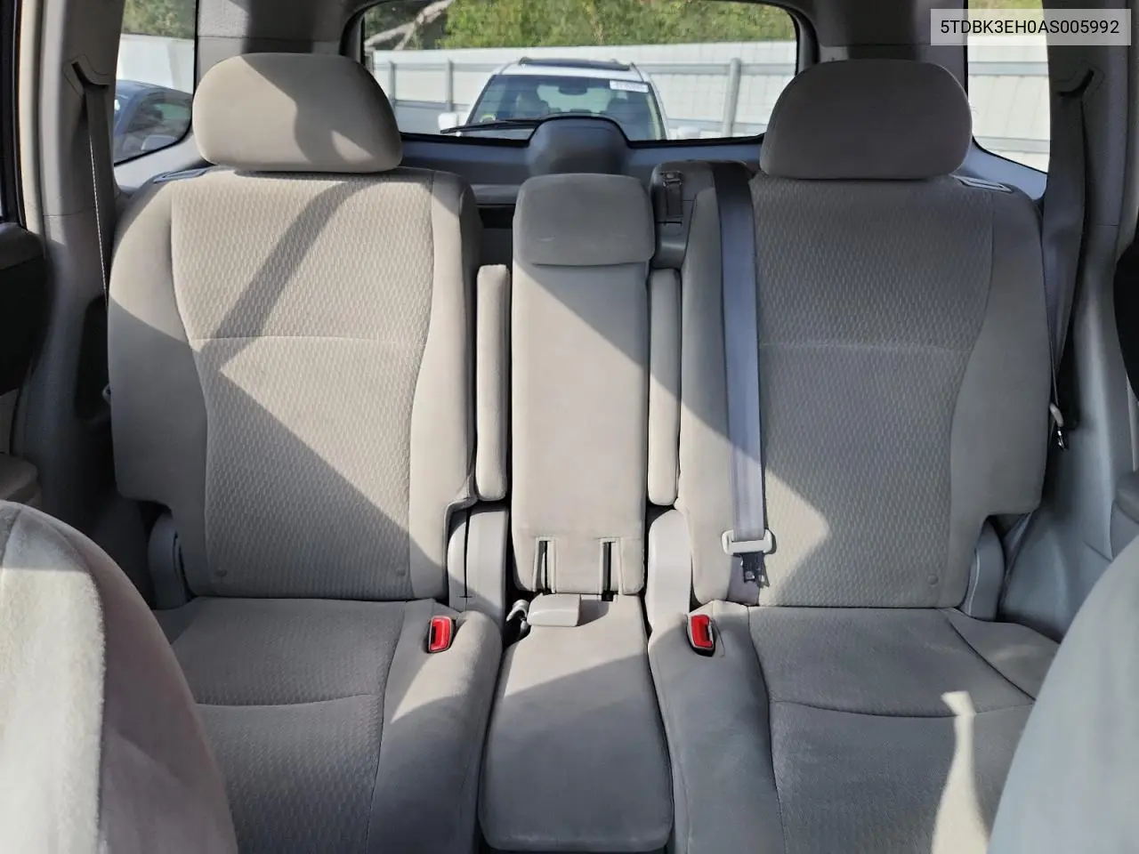 5TDBK3EH0AS005992 2010 Toyota Highlander