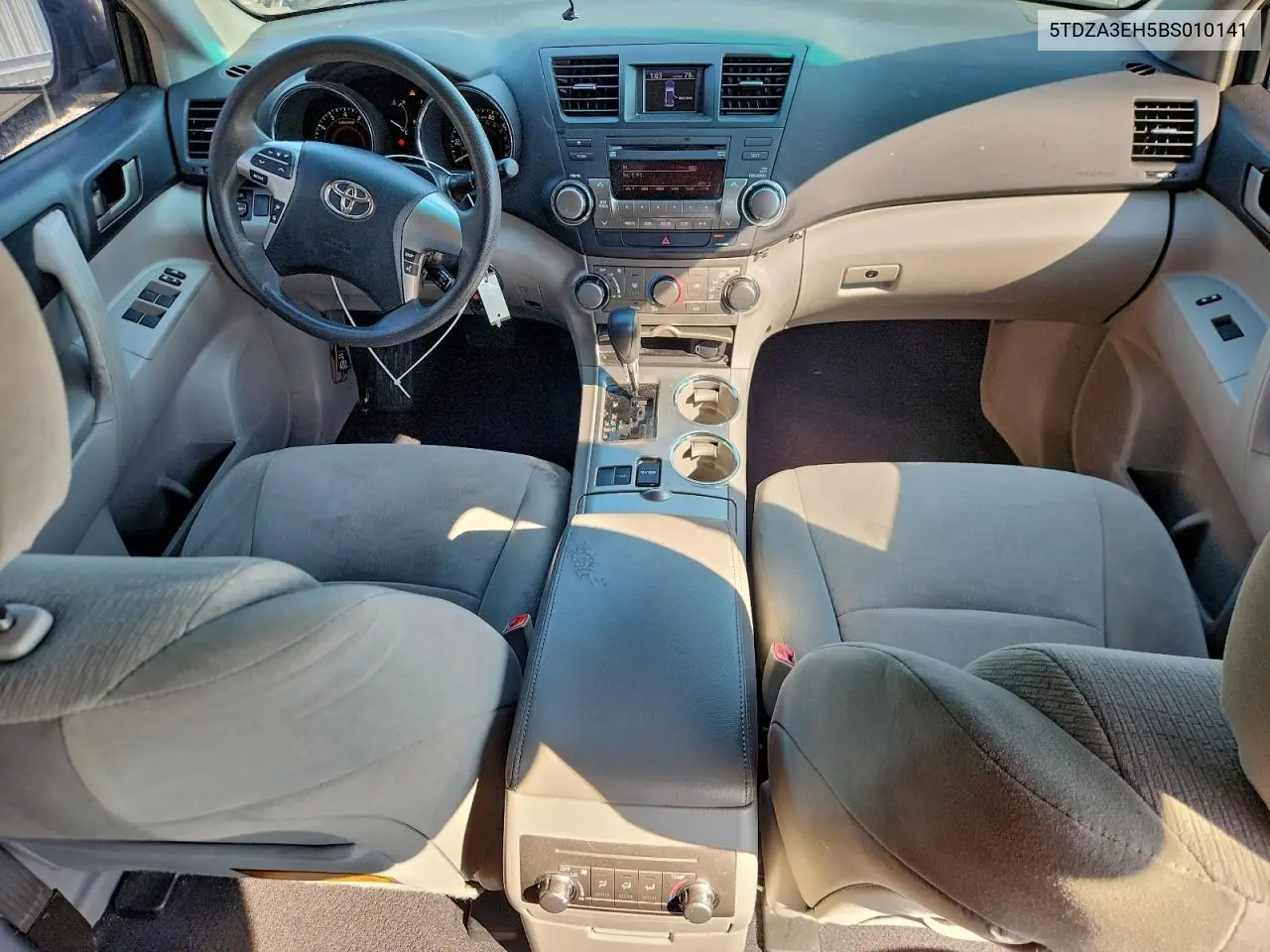5TDZA3EH5BS010141 2011 Toyota Highlander Base
