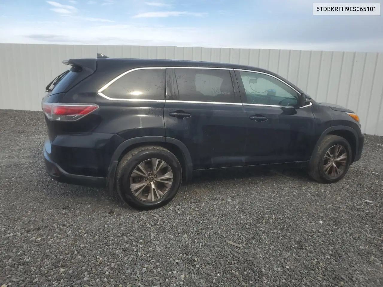 5TDBKRFH9ES065101 2014 Toyota Highlander Le