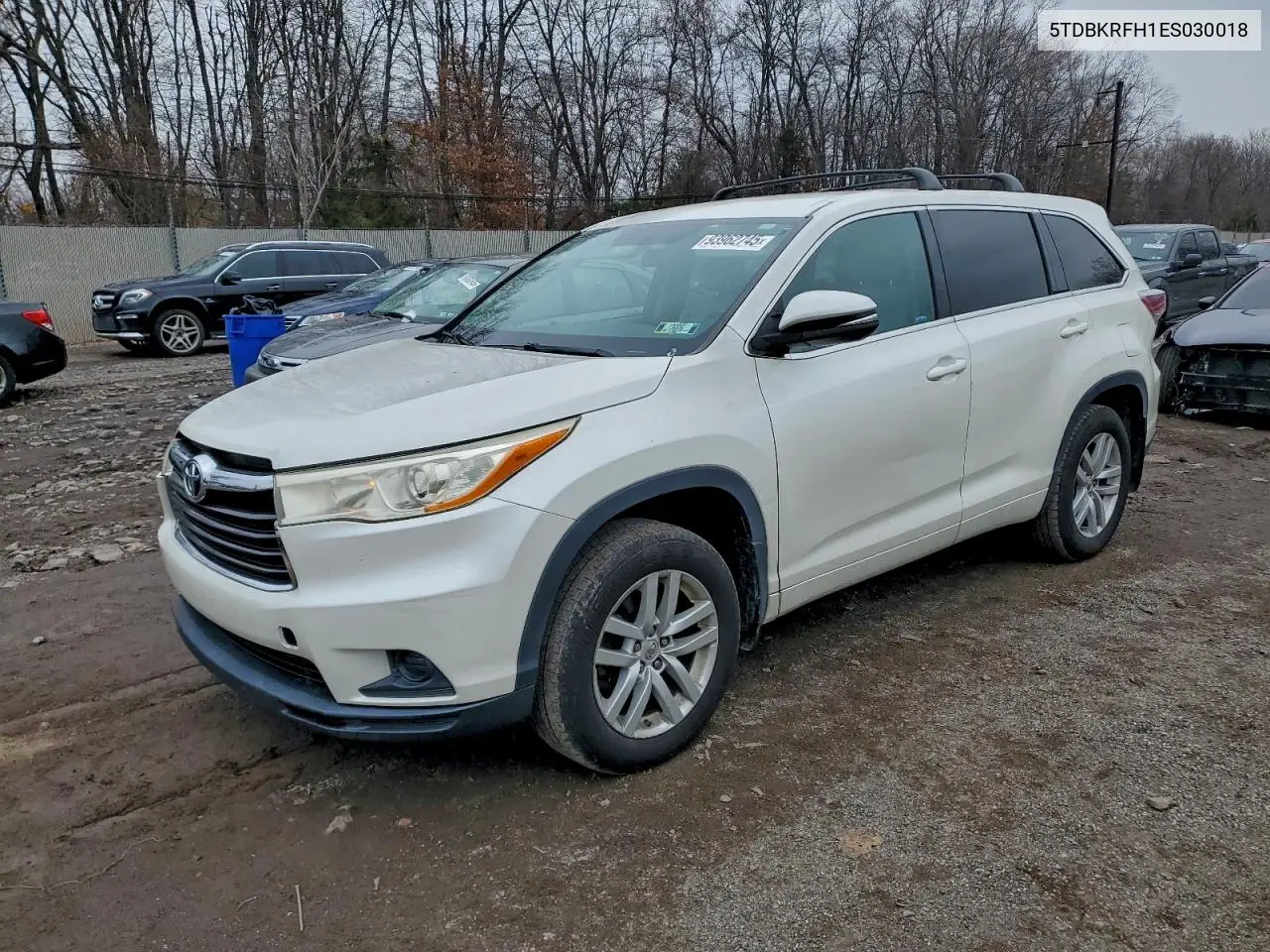 5TDBKRFH1ES030018 2014 Toyota Highlander Le