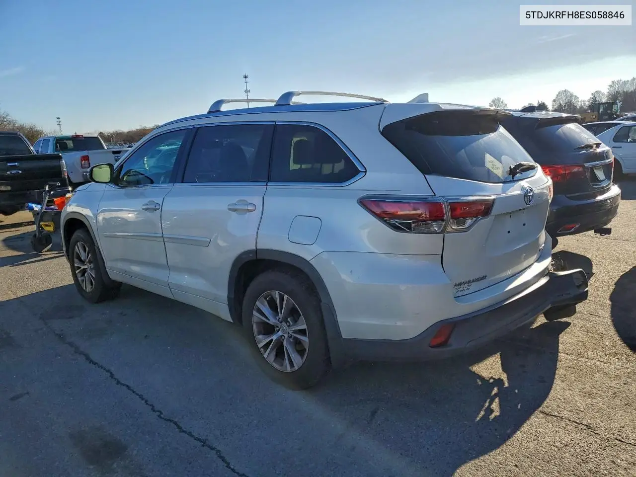 5TDJKRFH8ES058846 2014 Toyota Highlander Xle