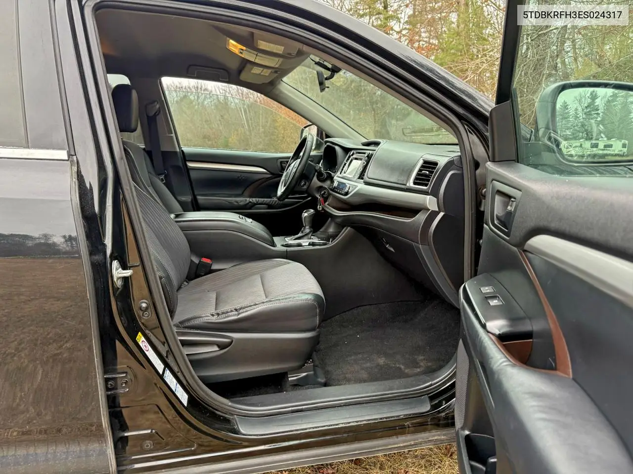 5TDBKRFH3ES024317 2014 Toyota Highlander Le