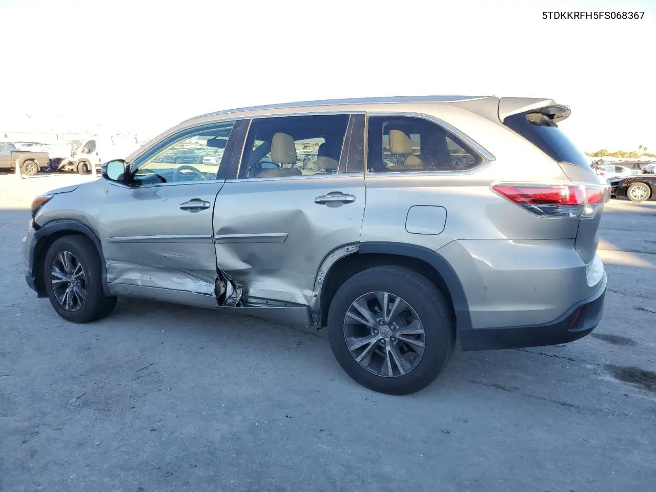 5TDKKRFH5FS068367 2015 Toyota Highlander Xle