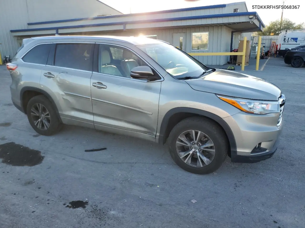 5TDKKRFH5FS068367 2015 Toyota Highlander Xle