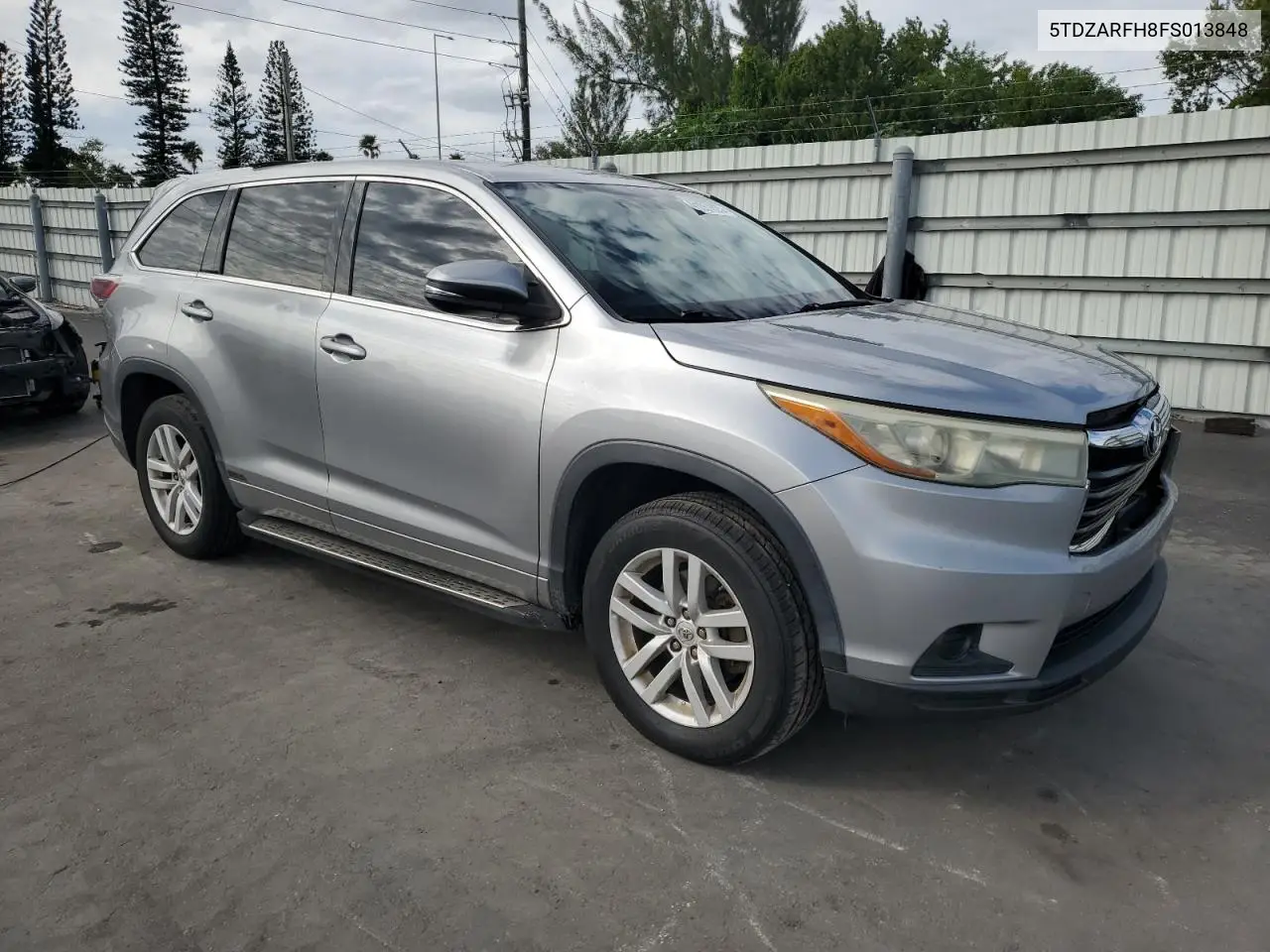 5TDZARFH8FS013848 2015 Toyota Highlander Le