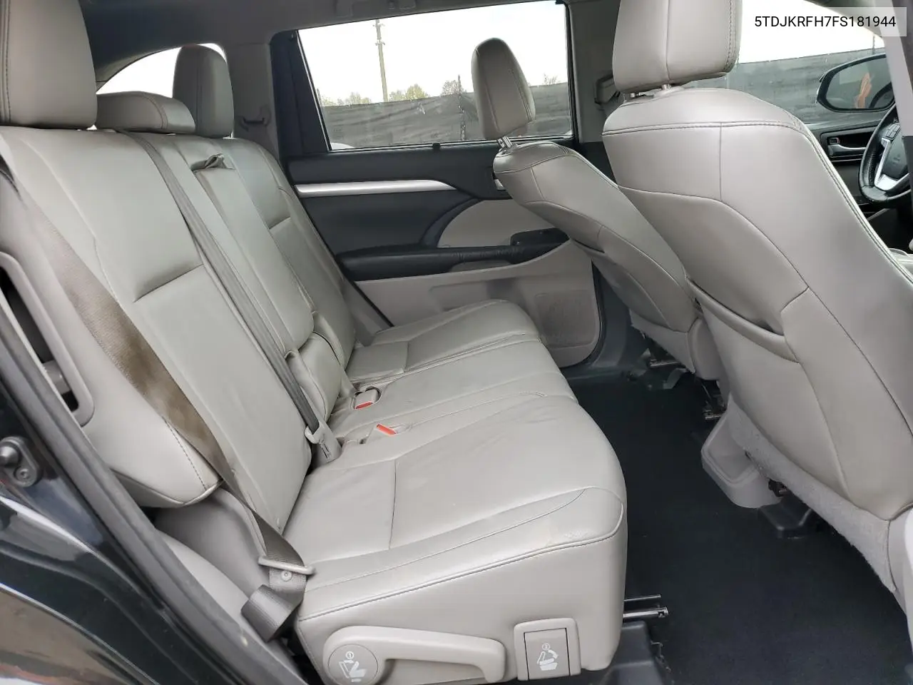 5TDJKRFH7FS181944 2015 Toyota Highlander Xle