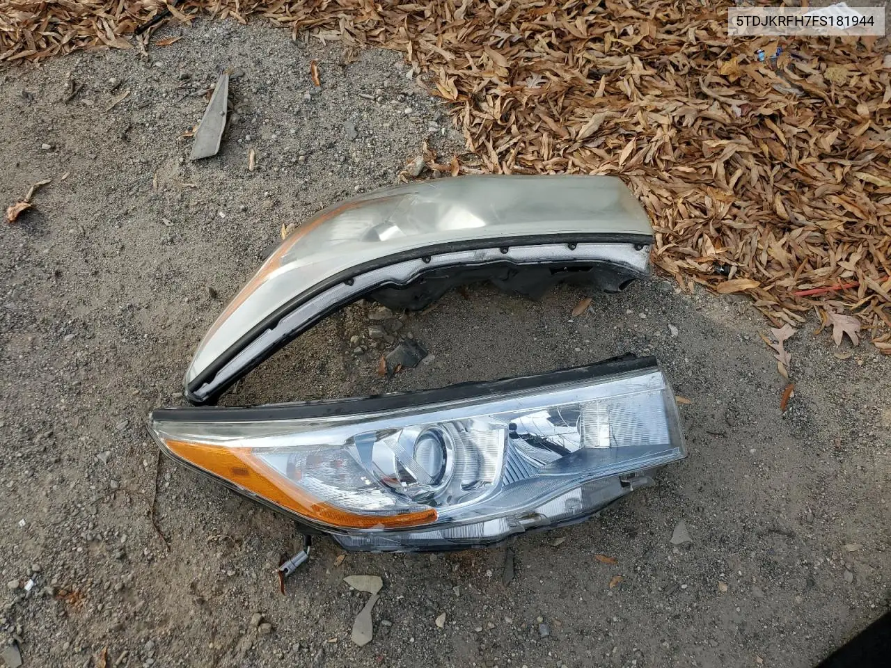 5TDJKRFH7FS181944 2015 Toyota Highlander Xle