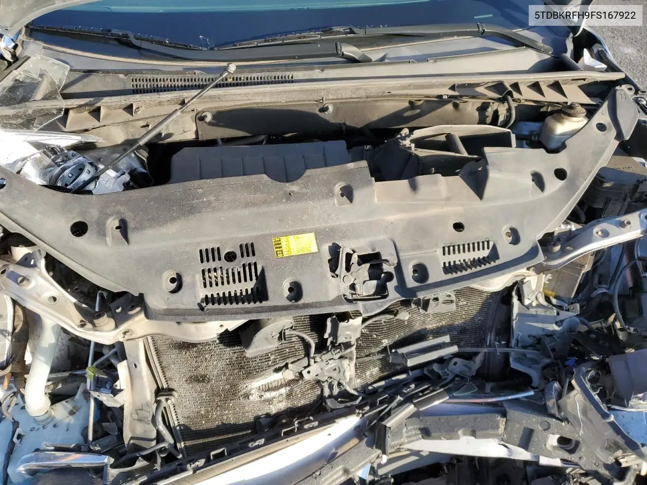 5TDBKRFH9FS167922 2015 Toyota Highlander Le